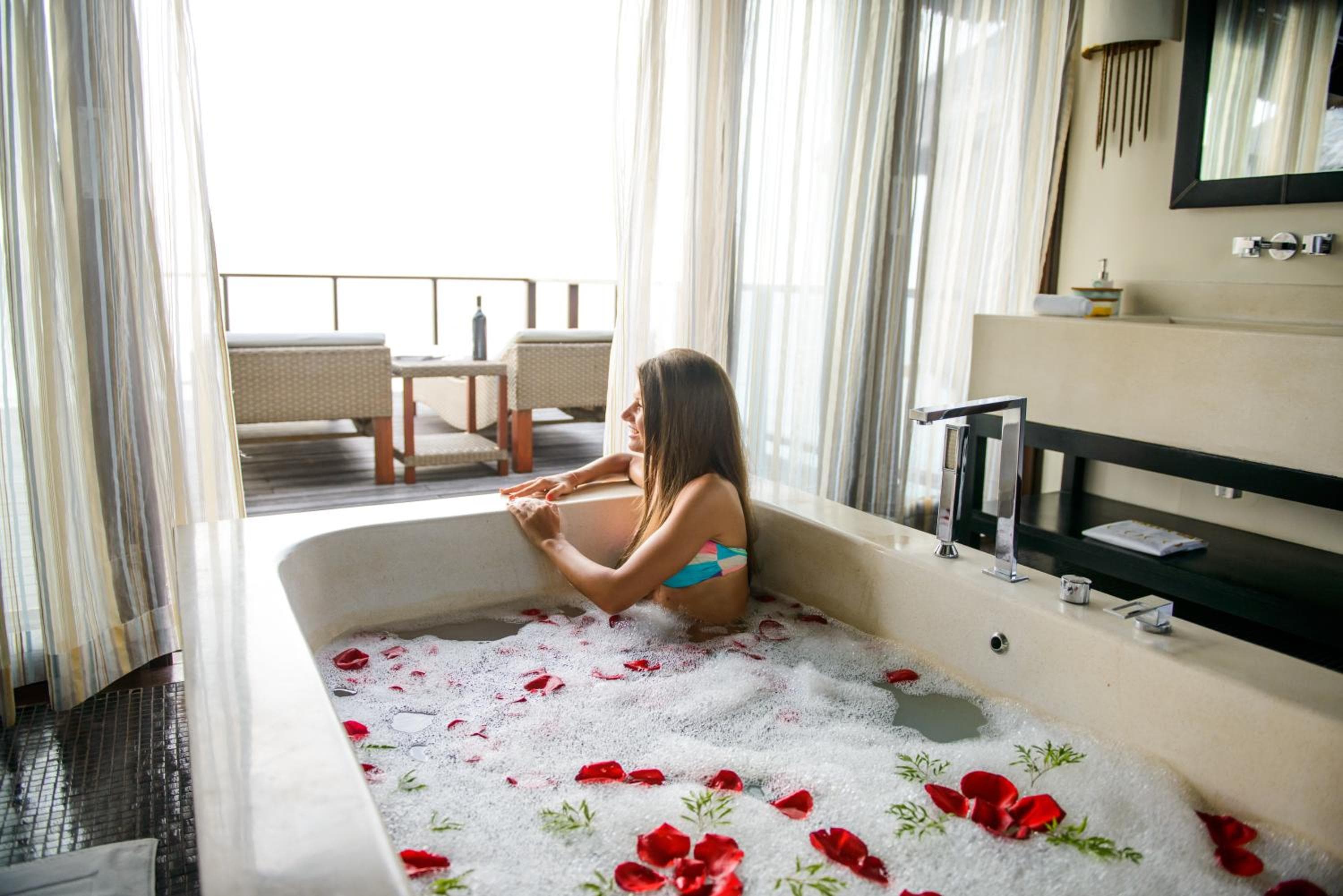 Coco Bodu Hithi - 50 percent off shared roundtrip Speedboat for stays from 1 Sep to 23 Dec 2025 - View 16