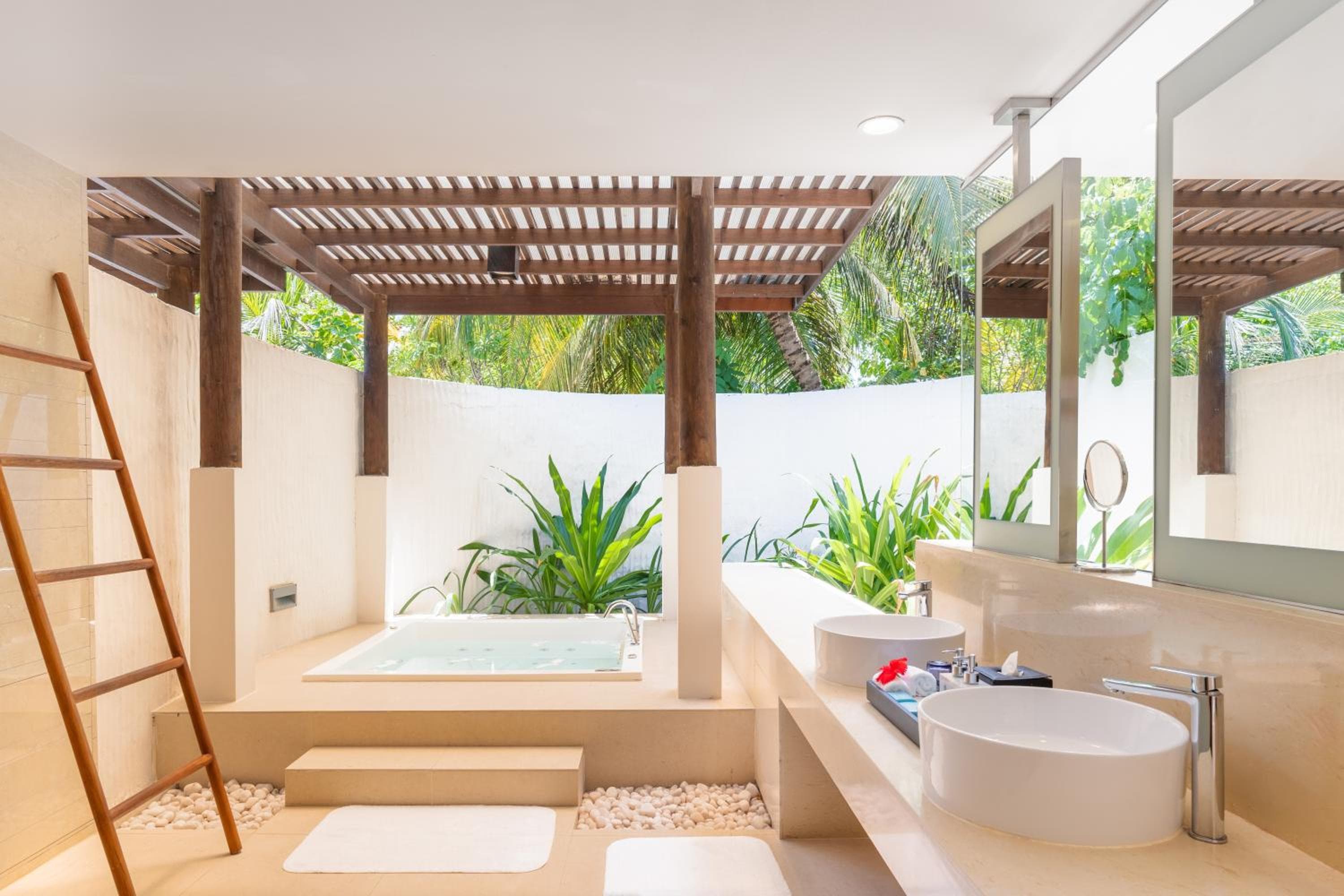 Hideaway Beach Resort & Spa - FREE SHARED CHARTER FLIGHT for two on stays of 7 or more nights from September 2025 until 23rd December 2026 - View 78