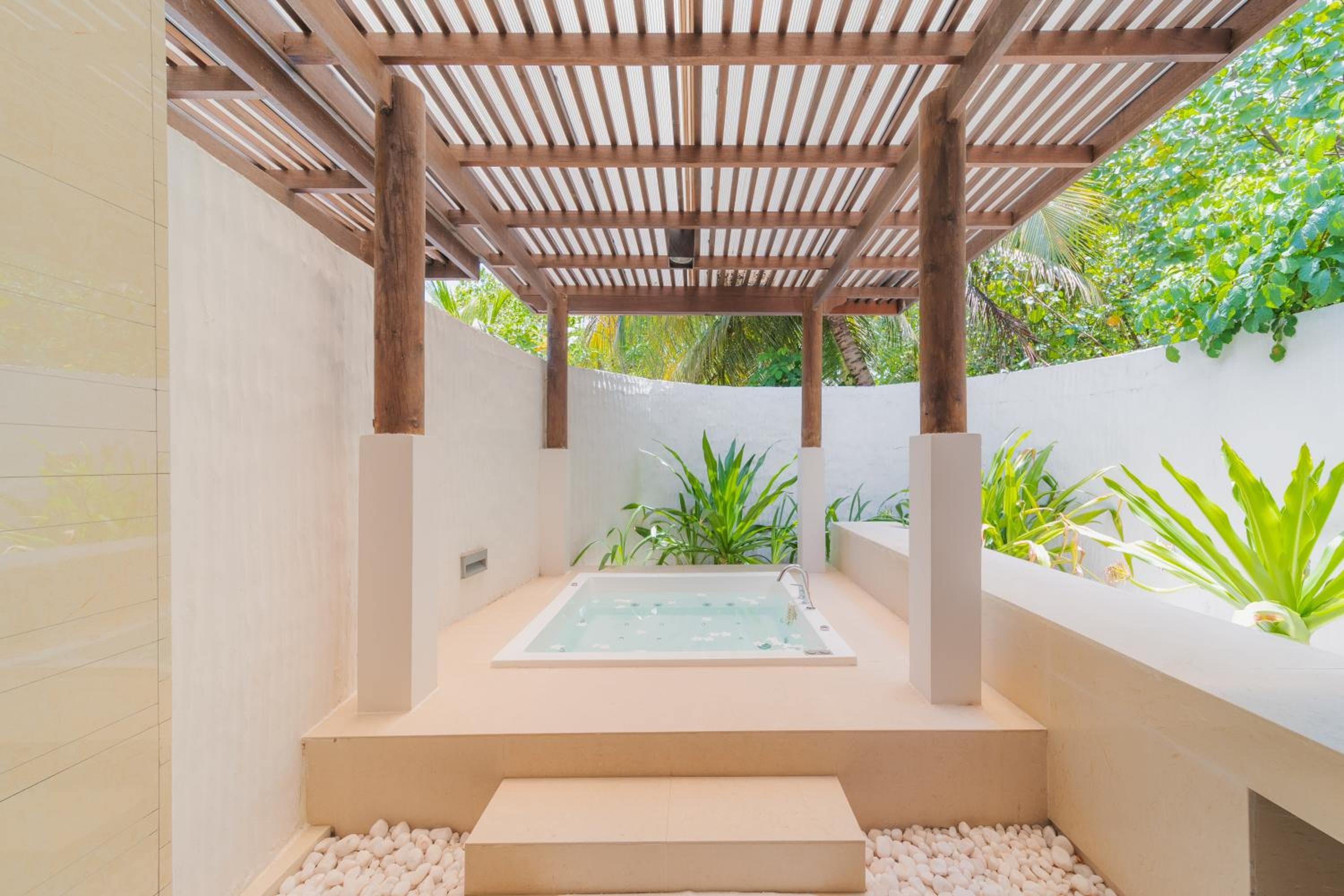 Hideaway Beach Resort & Spa - FREE SHARED CHARTER FLIGHT for two on stays of 7 or more nights from September 2025 until 23rd December 2026 - View 77